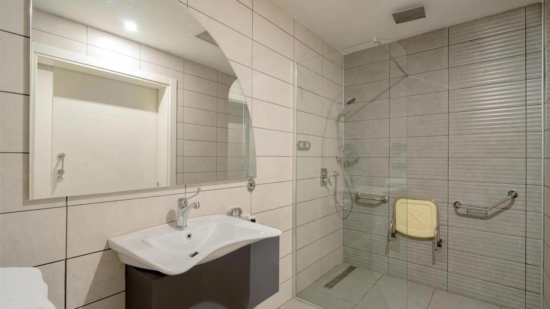 Best Western Izmir Hotel 4*,